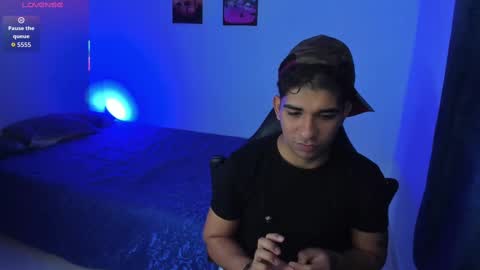 Snapshot of valentino_santos chatting on 09.17.25 valentino santos online show from 09.17.25