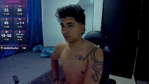 Snapshot of valentino_santos chatting on 09.30.25 valentino santos online show from 09.30.25