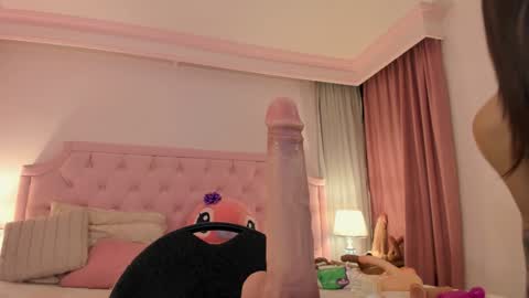 Vale Toro  online show from 12.28.24