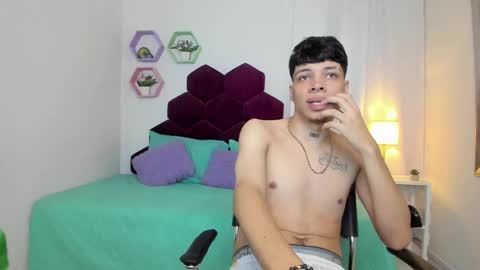 Snapshot of valeperez24 chatting on 02.12.25 Valery And Daniel online show from 02.12.25