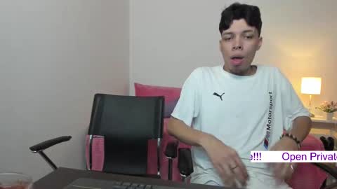 Snapshot of valeperez24 chatting on 03.10.25 Valery And Daniel online show from 03.10.25