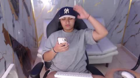 Snapshot of valeri_harpers4 chatting on 11.25.25 valeri_harpers4 online show from 11.25.25