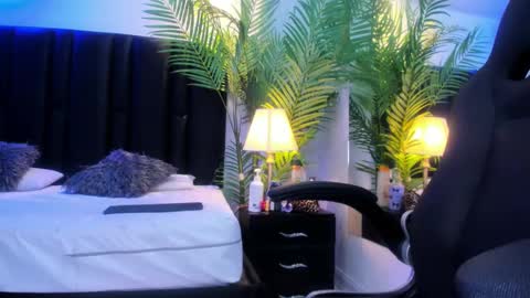 valeri_tafur online show from 09.29.25