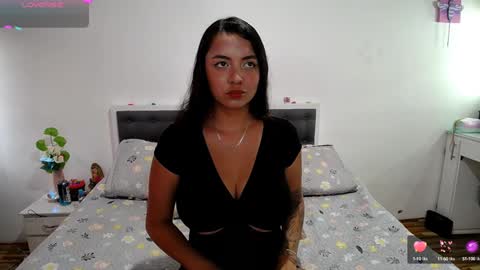 Snapshot of valeria_and_katy chatting on 01.21.25 valeria 24 online show from 01.21.25