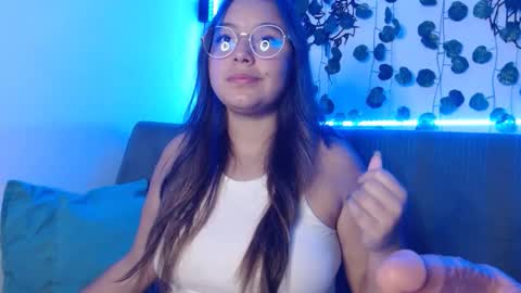 Snapshot of valeria_cherry chatting on 12.11.24 valeria online show from 12.11.24