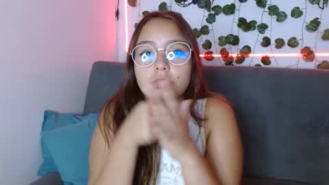 Snapshot of valeria_cherry chatting on 01.10.25 valeria online show from 01.10.25