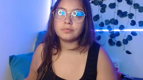 Snapshot of valeria_cherry chatting on 01.19.25 valeria online show from 01.19.25