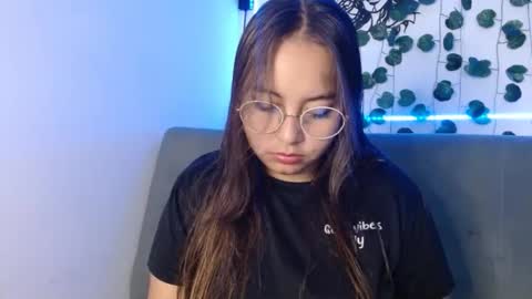 Snapshot of valeria_cherry chatting on 01.26.25 valeria online show from 01.26.25