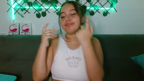 Snapshot of valeria_cherry chatting on 02.25.25 valeria online show from 02.25.25