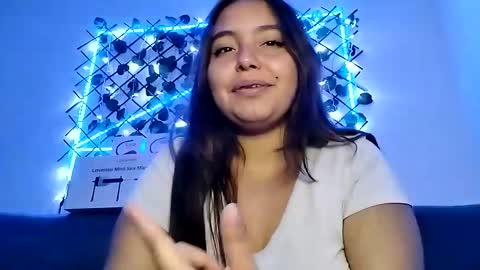 Snapshot of valeria_cherry chatting on 02.28.25 valeria online show from 02.28.25