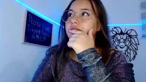 Snapshot of valeria_cherry chatting on 11.09.25 valeria online show from 11.09.25