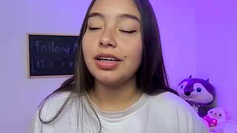 Snapshot of valeria_cherry chatting on 02.27.26 valeria online show from 02.27.26