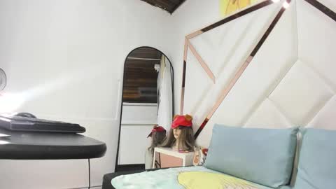 Snapshot of valeria_gil_ chatting on 05.15.26 valeria_gil_ online show from 05.15.26