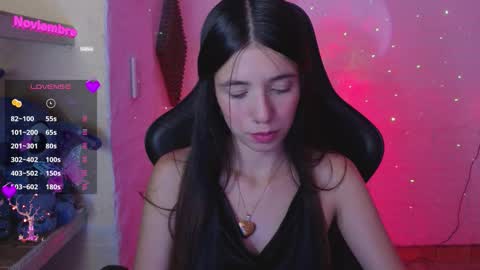 Snapshot of valeria_mendozza chatting on 11.05.25 online show from 11.05.25