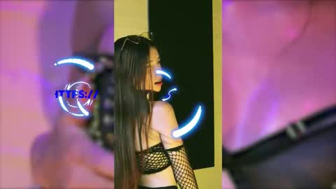 Snapshot of valeria_mendozza chatting on 11.20.25 online show from 11.20.25