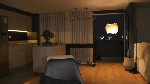 valeria_orozco online show from 01.04.25