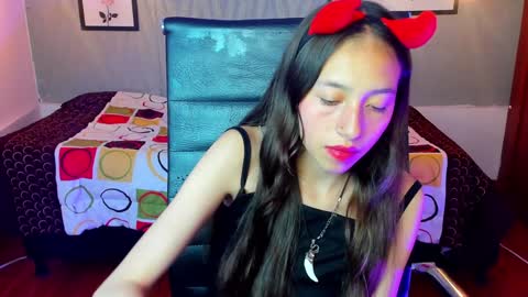 Snapshot of valeria_rossi7 chatting on 12.21.24 Valeria online show from 12.21.24