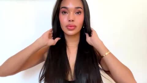 Snapshot of valeriadion chatting on 09.30.25 Valeria online show from 09.30.25