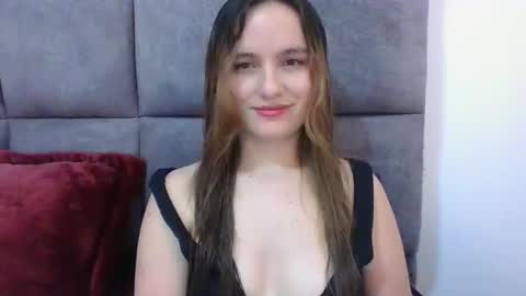 Snapshot of valeriafrannco chatting on 01.10.25 valeriafrannco online show from 01.10.25