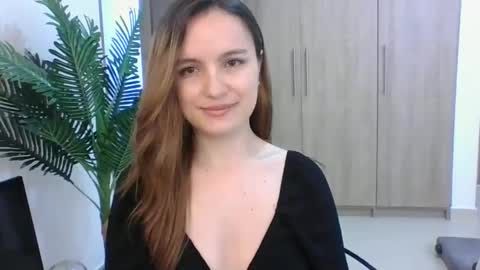 Snapshot of valeriafrannco chatting on 01.22.25 valeriafrannco online show from 01.22.25