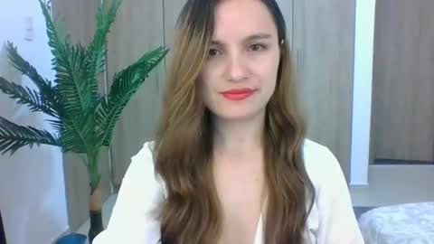 Snapshot of valeriafrannco chatting on 01.27.25 valeriafrannco online show from 01.27.25