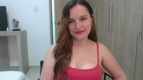 Snapshot of valeriafrannco chatting on 01.28.25 valeriafrannco online show from 01.28.25