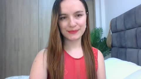 Snapshot of valeriafrannco chatting on 02.15.25 valeriafrannco online show from 02.15.25