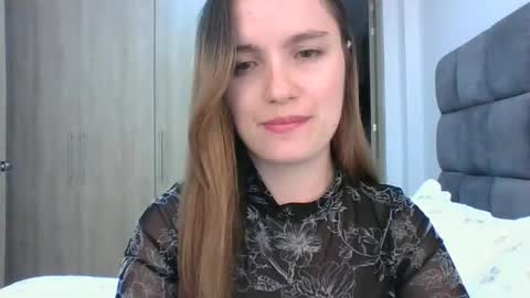 Snapshot of valeriafrannco chatting on 03.11.25 valeriafrannco online show from 03.11.25