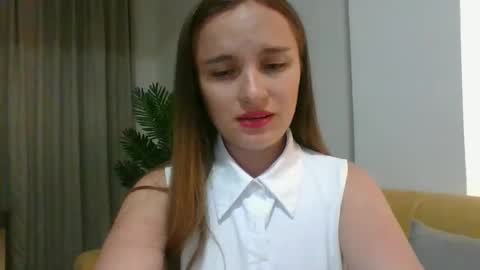 Snapshot of valeriafrannco chatting on 09.29.25 valeriafrannco online show from 09.29.25