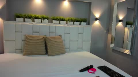 Snapshot of valeriagarciax chatting on 11.11.25 ValeriaGarciax online show from 11.11.25