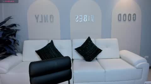 Snapshot of valeriaroldanx chatting on 06.24.26 Valeria online show from 06.24.26