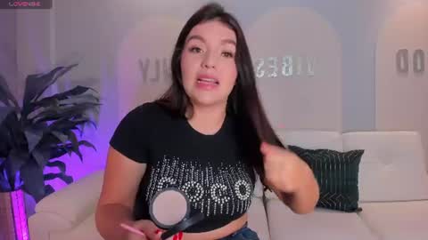Snapshot of valeriaroldanx chatting on 06.27.26 Valeria online show from 06.27.26