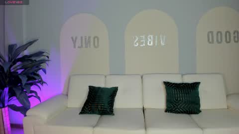 Snapshot of valeriaroldanx chatting on 07.01.26 Valeria online show from 07.01.26