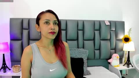 Valeria  online show from 11.17.25