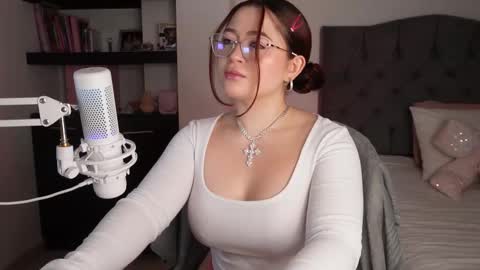 Snapshot of valerie07 chatting on 11.06.25 valerie07 online show from 11.06.25