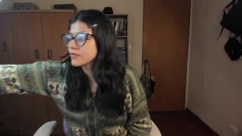 Snapshot of valerie__sky chatting on 01.14.25 Val online show from 01.14.25