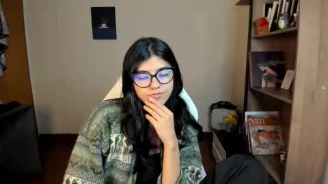 Snapshot of valerie__sky chatting on 03.04.25 Val online show from 03.04.25