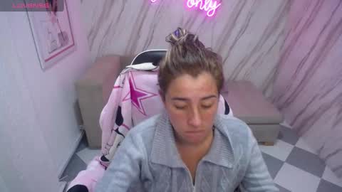 Snapshot of valerie_b chatting on 12.13.24 valerie_b online show from 12.13.24