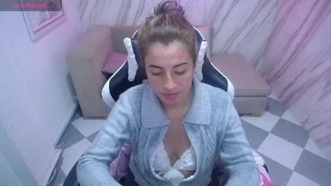 Snapshot of valerie_b chatting on 12.14.24 valerie_b online show from 12.14.24