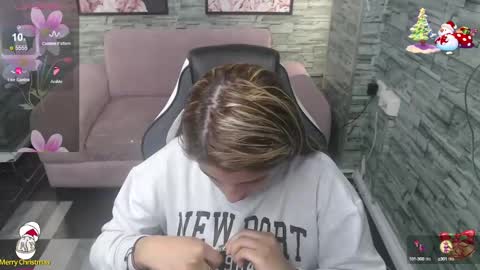 Snapshot of valerie_b chatting on 12.20.24 valerie_b online show from 12.20.24