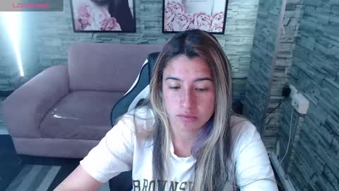 Snapshot of valerie_b chatting on 02.07.25 valerie_b online show from 02.07.25