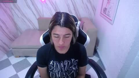 Snapshot of valerie_b chatting on 02.12.25 valerie_b online show from 02.12.25