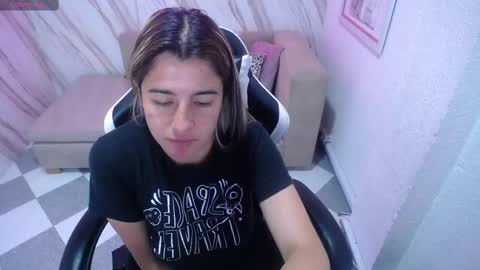 Snapshot of valerie_b chatting on 02.12.25 valerie_b online show from 02.12.25