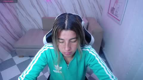 Snapshot of valerie_b chatting on 02.13.25 valerie_b online show from 02.13.25