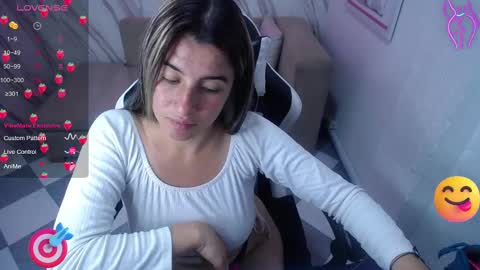 Snapshot of valerie_b chatting on 02.14.25 valerie_b online show from 02.14.25