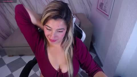 Snapshot of valerie_b chatting on 02.15.25 valerie_b online show from 02.15.25