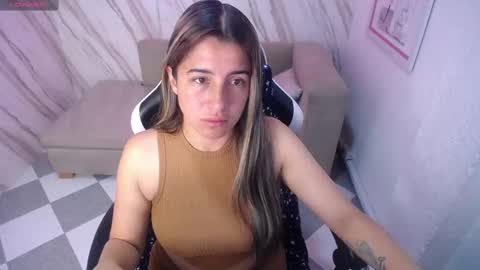 Snapshot of valerie_b chatting on 02.21.25 valerie_b online show from 02.21.25