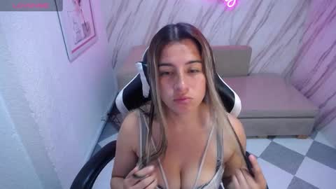 Snapshot of valerie_b chatting on 02.22.25 valerie_b online show from 02.22.25