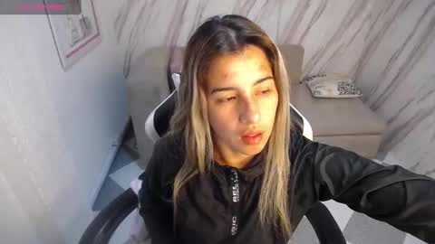 Snapshot of valerie_b chatting on 02.23.25 valerie_b online show from 02.23.25