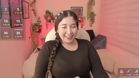 Snapshot of valerie_perez chatting on 12.14.24 vale online show from 12.14.24